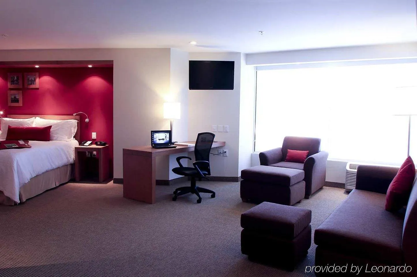 Отель Hampton By Hilton Guadalajara Expo