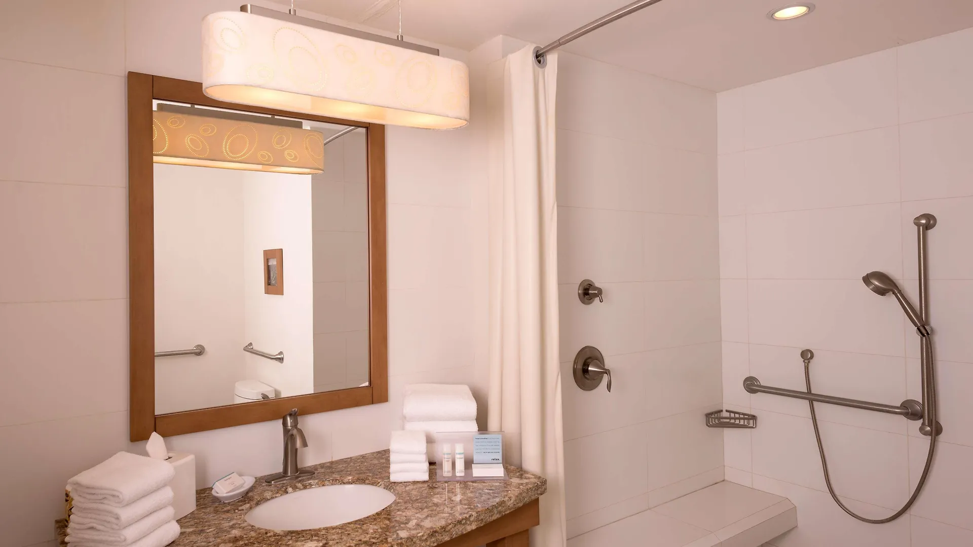 Hampton By Hilton Guadalajara Expo Hotel