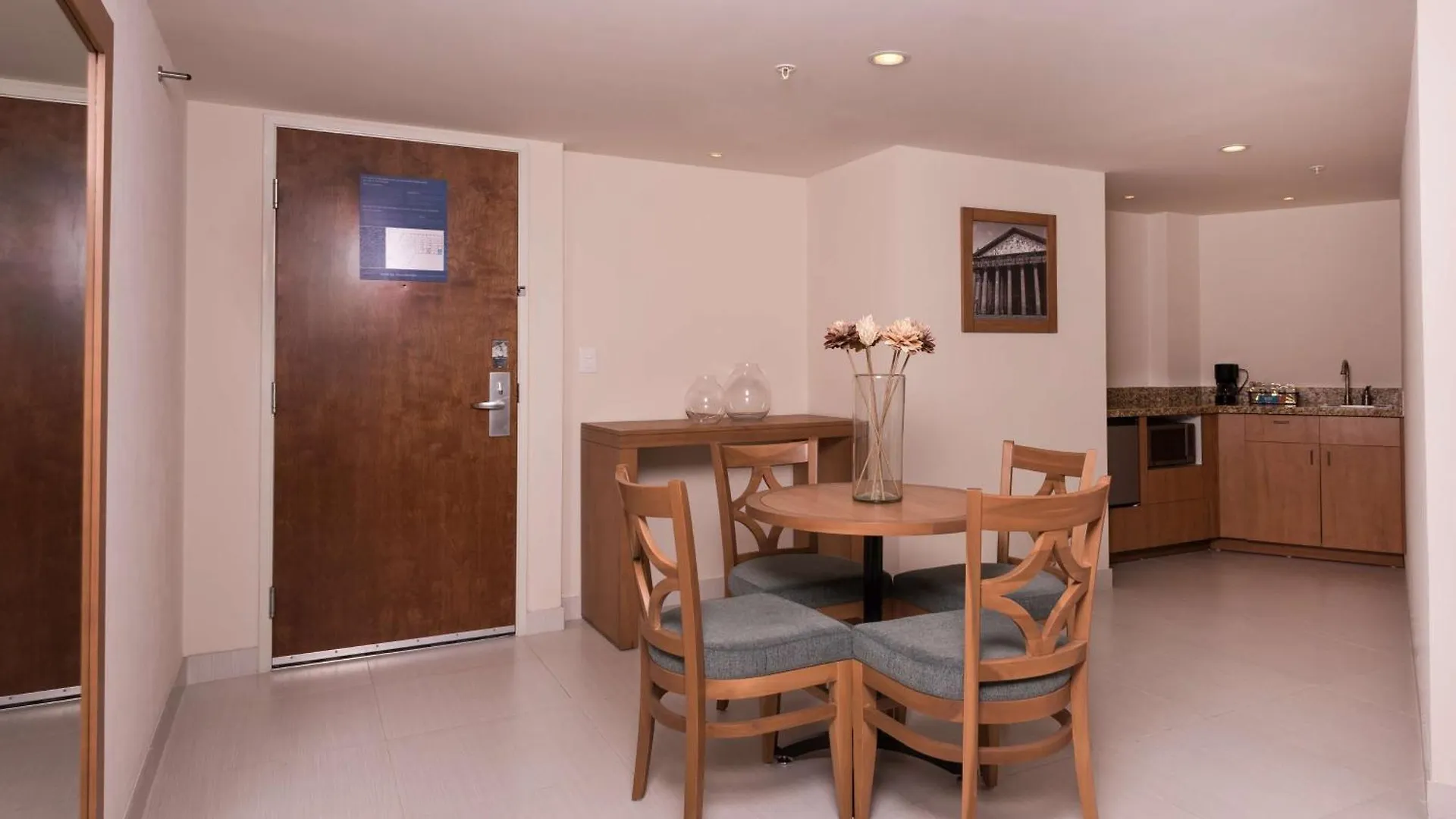 Hampton By Hilton Guadalajara Expo Hotel