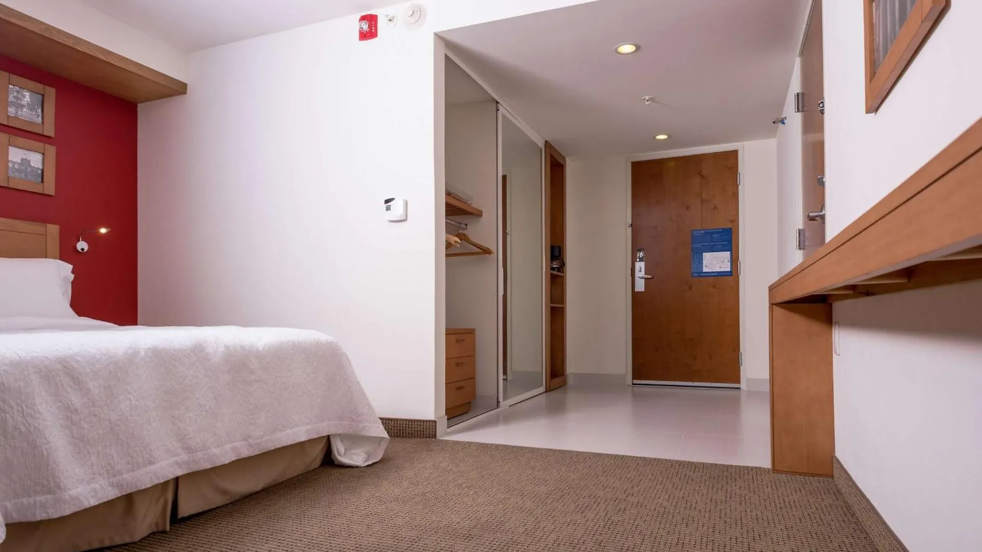 Hampton By Hilton Guadalajara Expo Hotel