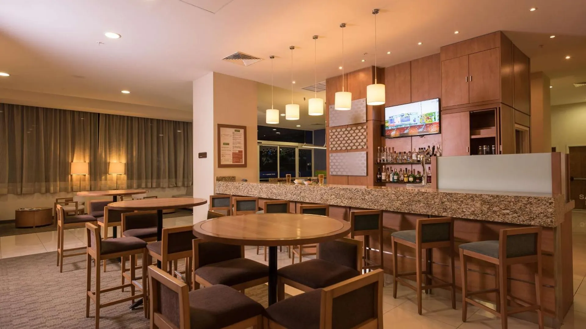 Hampton By Hilton Guadalajara Expo Hotel