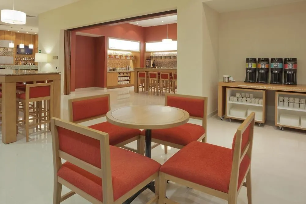 Hampton By Hilton Guadalajara Expo Hotel 3*,
